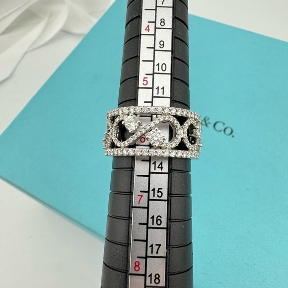 RARE Tiffany & Co. Diamond Enchant Scroll Ring in Platinum Retired 1.3 TCW - Picture 4 of 9